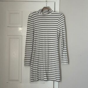Vineyard Vines Simple Turtleneck Dress in Marshmallow Size Medium Striped